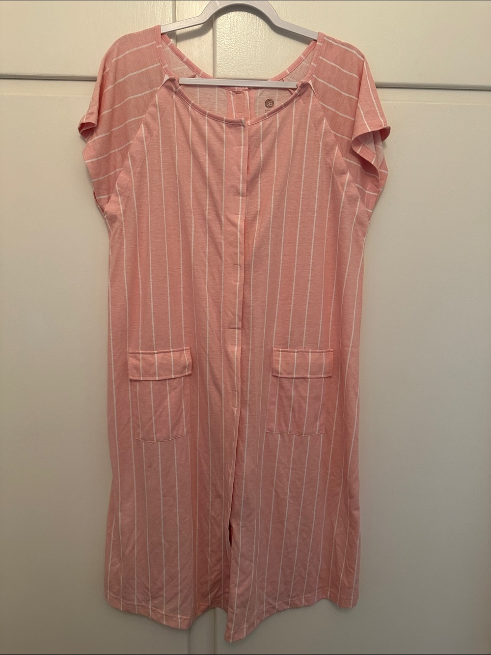 LIKE NEW Kindred Bravely Pink and White Striped Delivery Hospital Gown Maternity